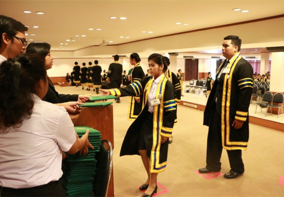 ภาพกิจกรรม พิธีซ้อมรับพระราชทานปริญญาบัตร ประจำปี 2559 วันที่ 5 มกราคม 2560