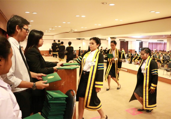 ภาพกิจกรรม พิธีซ้อมรับพระราชทานปริญญาบัตร ประจำปี 2559 วันที่ 5 มกราคม 2560