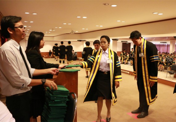 ภาพกิจกรรม พิธีซ้อมรับพระราชทานปริญญาบัตร ประจำปี 2559 วันที่ 5 มกราคม 2560