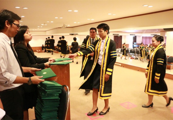 ภาพกิจกรรม พิธีซ้อมรับพระราชทานปริญญาบัตร ประจำปี 2559 วันที่ 5 มกราคม 2560