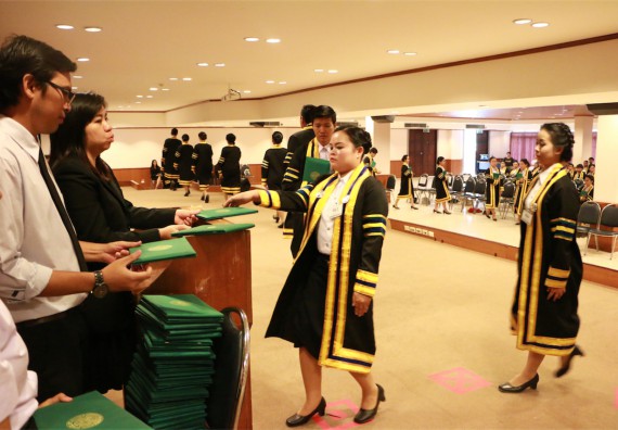 ภาพกิจกรรม พิธีซ้อมรับพระราชทานปริญญาบัตร ประจำปี 2559 วันที่ 5 มกราคม 2560