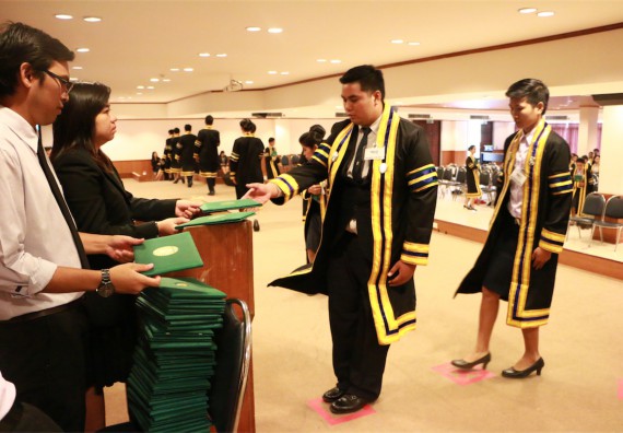 ภาพกิจกรรม พิธีซ้อมรับพระราชทานปริญญาบัตร ประจำปี 2559 วันที่ 5 มกราคม 2560