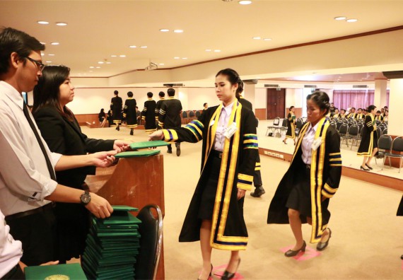 ภาพกิจกรรม พิธีซ้อมรับพระราชทานปริญญาบัตร ประจำปี 2559 วันที่ 5 มกราคม 2560