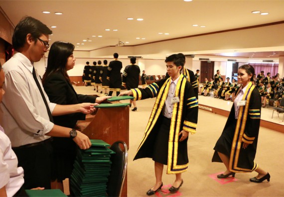 ภาพกิจกรรม พิธีซ้อมรับพระราชทานปริญญาบัตร ประจำปี 2559 วันที่ 5 มกราคม 2560