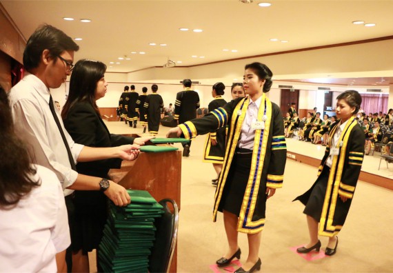 ภาพกิจกรรม พิธีซ้อมรับพระราชทานปริญญาบัตร ประจำปี 2559 วันที่ 5 มกราคม 2560