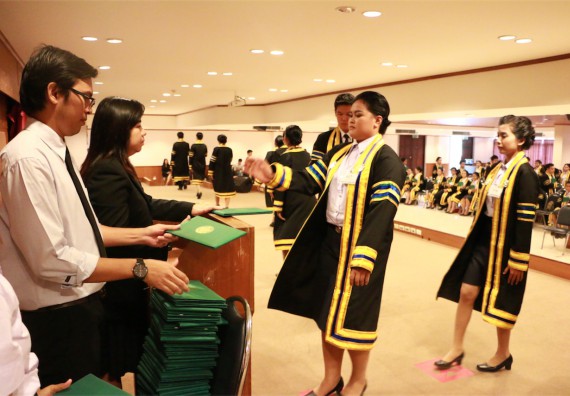 ภาพกิจกรรม พิธีซ้อมรับพระราชทานปริญญาบัตร ประจำปี 2559 วันที่ 5 มกราคม 2560