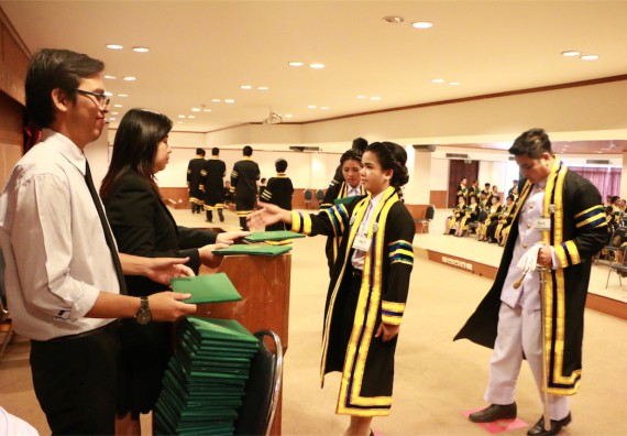 ภาพกิจกรรม พิธีซ้อมรับพระราชทานปริญญาบัตร ประจำปี 2559 วันที่ 5 มกราคม 2560