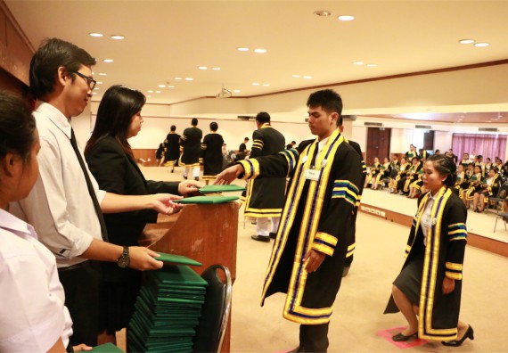 ภาพกิจกรรม พิธีซ้อมรับพระราชทานปริญญาบัตร ประจำปี 2559 วันที่ 5 มกราคม 2560