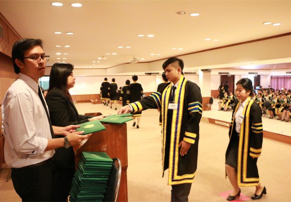 ภาพกิจกรรม พิธีซ้อมรับพระราชทานปริญญาบัตร ประจำปี 2559 วันที่ 5 มกราคม 2560