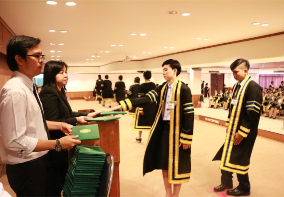 ภาพกิจกรรม พิธีซ้อมรับพระราชทานปริญญาบัตร ประจำปี 2559 วันที่ 5 มกราคม 2560