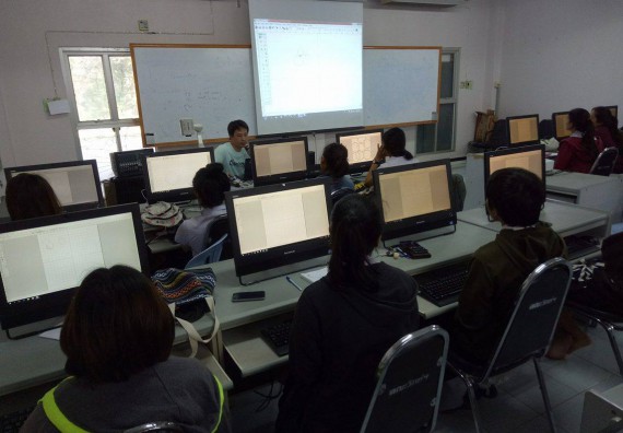 ภาพกิจกรรม โปรแกรมวิชาเคมี อบรมการใช้โปรแกรม software ทางเคมีและการสืบค้น