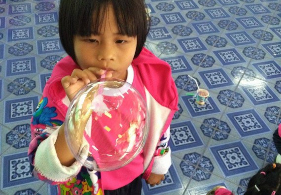 ภาพกิจกรรม คณะวิทยาศาสตร์และเทคโนโลยี จัดการอบรมเชิงปฏิบัติการ ค่ายวิทยาศาสตร์น้อย | โรงเรียนบ้านไตรตรึงษ์