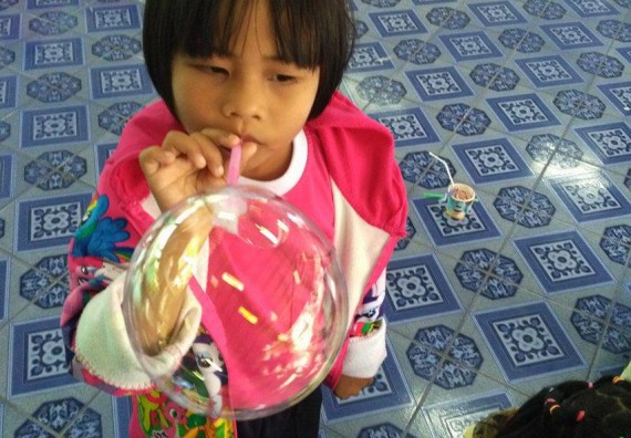 ภาพกิจกรรม คณะวิทยาศาสตร์และเทคโนโลยี จัดการอบรมเชิงปฏิบัติการ ค่ายวิทยาศาสตร์น้อย | โรงเรียนบ้านไตรตรึงษ์