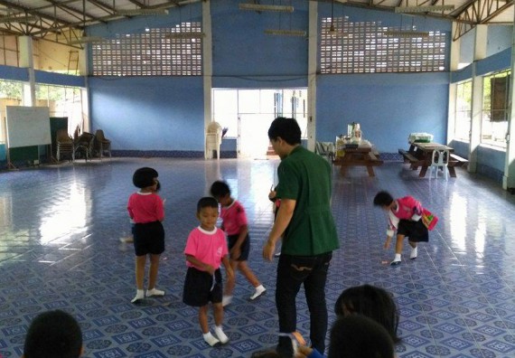 ภาพกิจกรรม คณะวิทยาศาสตร์และเทคโนโลยี จัดการอบรมเชิงปฏิบัติการ ค่ายวิทยาศาสตร์น้อย | โรงเรียนบ้านไตรตรึงษ์