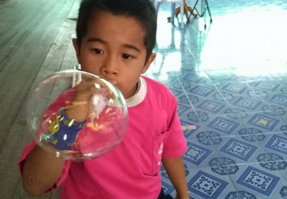 ภาพกิจกรรม คณะวิทยาศาสตร์และเทคโนโลยี จัดการอบรมเชิงปฏิบัติการ ค่ายวิทยาศาสตร์น้อย | โรงเรียนบ้านไตรตรึงษ์