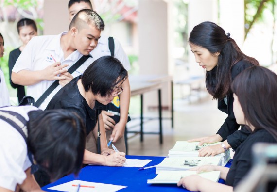 ภาพกิจกรรม โปรแกรมวิชาเคมี จัดการอบรมเชิงปฏิบัติการ เรื่อง การทำโครงงานวิทยาศาสตร์ สาขาเคมี