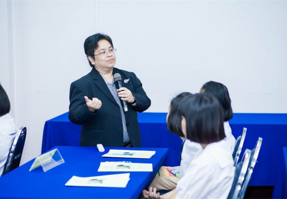 ภาพกิจกรรม โปรแกรมวิชาเคมี จัดการอบรมเชิงปฏิบัติการ เรื่อง การทำโครงงานวิทยาศาสตร์ สาขาเคมี