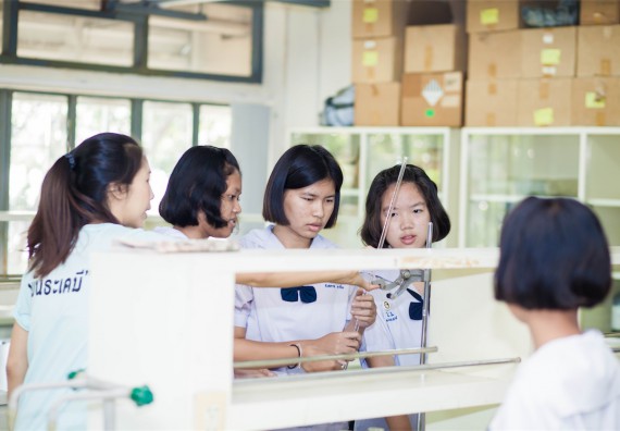 ภาพกิจกรรม โปรแกรมวิชาเคมี จัดการอบรมเชิงปฏิบัติการ เรื่อง การทำโครงงานวิทยาศาสตร์ สาขาเคมี