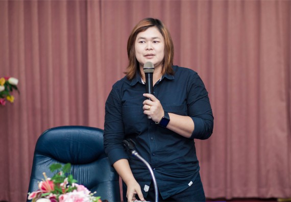 ภาพกิจกรรม โปรแกรมวิชาเคมี จัดการอบรมเชิงปฏิบัติการ เรื่อง การทำโครงงานวิทยาศาสตร์ สาขาเคมี