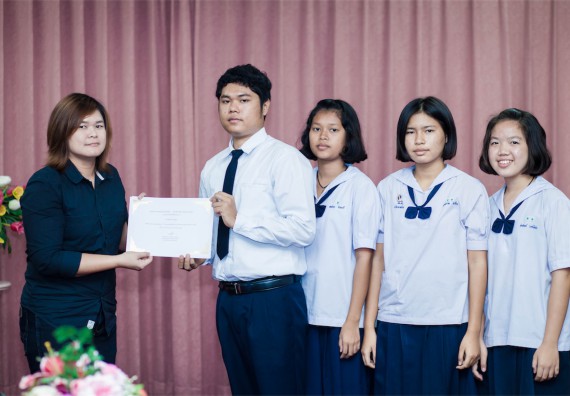 ภาพกิจกรรม โปรแกรมวิชาเคมี จัดการอบรมเชิงปฏิบัติการ เรื่อง การทำโครงงานวิทยาศาสตร์ สาขาเคมี