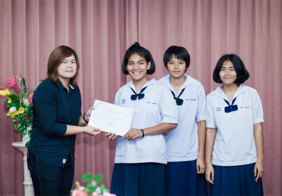 ภาพกิจกรรม โปรแกรมวิชาเคมี จัดการอบรมเชิงปฏิบัติการ เรื่อง การทำโครงงานวิทยาศาสตร์ สาขาเคมี