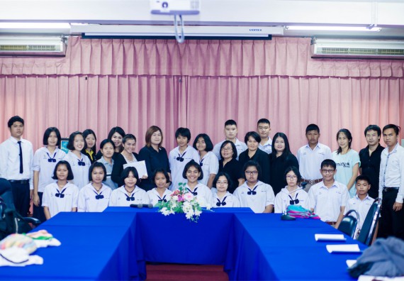 ภาพกิจกรรม โปรแกรมวิชาเคมี จัดการอบรมเชิงปฏิบัติการ เรื่อง การทำโครงงานวิทยาศาสตร์ สาขาเคมี