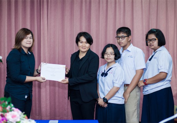 ภาพกิจกรรม โปรแกรมวิชาเคมี จัดการอบรมเชิงปฏิบัติการ เรื่อง การทำโครงงานวิทยาศาสตร์ สาขาเคมี