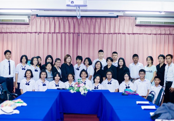 ภาพกิจกรรม โปรแกรมวิชาเคมี จัดการอบรมเชิงปฏิบัติการ เรื่อง การทำโครงงานวิทยาศาสตร์ สาขาเคมี