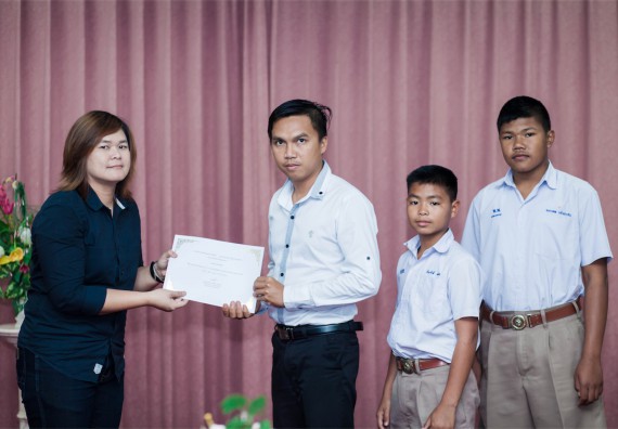 ภาพกิจกรรม โปรแกรมวิชาเคมี จัดการอบรมเชิงปฏิบัติการ เรื่อง การทำโครงงานวิทยาศาสตร์ สาขาเคมี