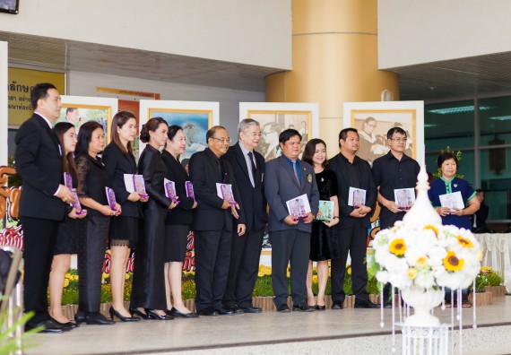 ภาพกิจกรรม นิทรรศการราชภัฏกำแพงเพชรวิชาการครั้งที่ ๑๓ | ศาสตร์พระราชา สู่การพัฒนาอย่างยั่งยืน