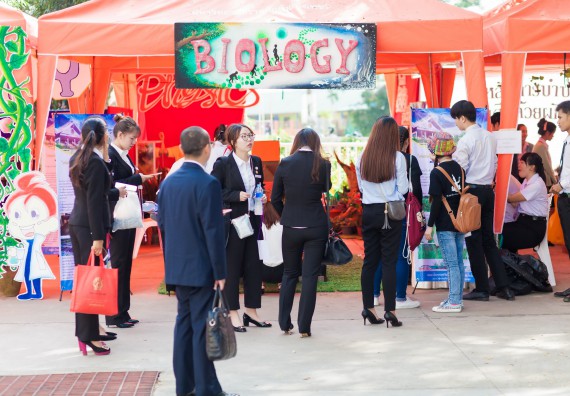 ภาพกิจกรรม นิทรรศการราชภัฏกำแพงเพชรวิชาการครั้งที่ ๑๓ | ศาสตร์พระราชา สู่การพัฒนาอย่างยั่งยืน