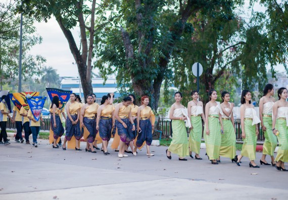 ภาพกิจกรรม คณะวิทยาศาสตร์และเทคโนโลยี เข้าร่วมพิธีเปิดการแสดงดนตรีและนาฎศิลป์นานาชาติ ครั้งที่ 7 