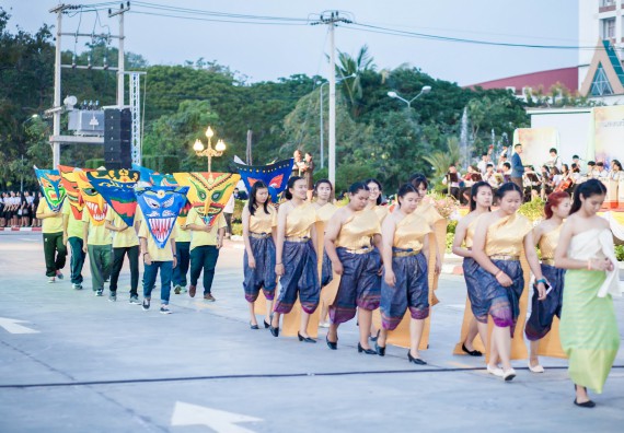 ภาพกิจกรรม คณะวิทยาศาสตร์และเทคโนโลยี เข้าร่วมพิธีเปิดการแสดงดนตรีและนาฎศิลป์นานาชาติ ครั้งที่ 7 