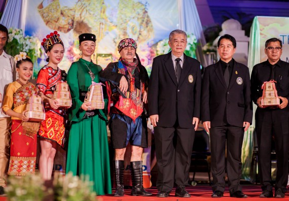 ภาพกิจกรรม คณะวิทยาศาสตร์และเทคโนโลยี เข้าร่วมพิธีเปิดการแสดงดนตรีและนาฎศิลป์นานาชาติ ครั้งที่ 7 