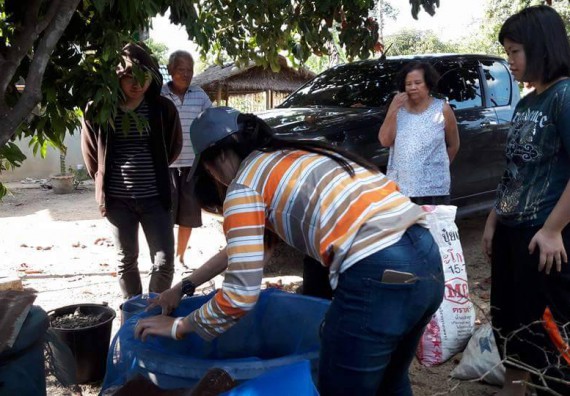 ภาพกิจกรรม โปรแกรมวิชาชีววิทยา ได้จัดกิจกรรมส่งเสริมการเลี้ยงไส้เดือนดิน