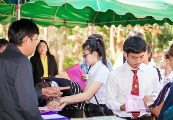 ภาพกิจกรรม โครงการอบรมเชิงปฏิบัติการค่ายอาสาบำเพ็ญประโยชน์ส่งเสริมสุขภาพ เสริมสร้างคุณธรรมจริยธรรมและบูรณาการเรียนรู้เพื่อทำนุบำรุงศิลปวัฒนธรรม ครั้งที่ 3