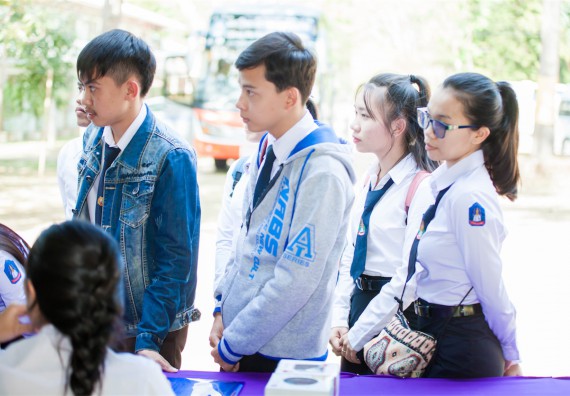 ภาพกิจกรรม โครงการอบรมเชิงปฏิบัติการค่ายอาสาบำเพ็ญประโยชน์ส่งเสริมสุขภาพ เสริมสร้างคุณธรรมจริยธรรมและบูรณาการเรียนรู้เพื่อทำนุบำรุงศิลปวัฒนธรรม ครั้งที่ 3