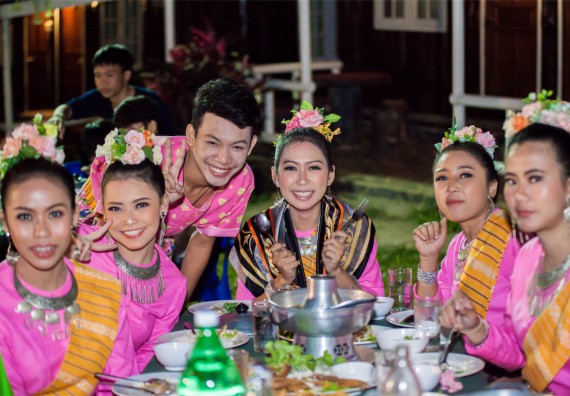 ภาพกิจกรรม โครงการอบรมเชิงปฏิบัติการค่ายอาสาบำเพ็ญประโยชน์ส่งเสริมสุขภาพ เสริมสร้างคุณธรรมจริยธรรมและบูรณาการเรียนรู้เพื่อทำนุบำรุงศิลปวัฒนธรรม ครั้งที่ 3