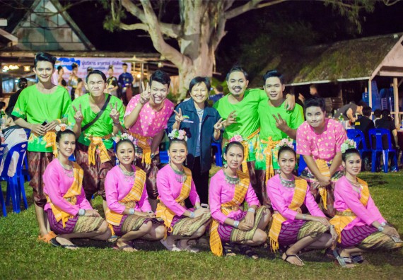 ภาพกิจกรรม โครงการอบรมเชิงปฏิบัติการค่ายอาสาบำเพ็ญประโยชน์ส่งเสริมสุขภาพ เสริมสร้างคุณธรรมจริยธรรมและบูรณาการเรียนรู้เพื่อทำนุบำรุงศิลปวัฒนธรรม ครั้งที่ 3