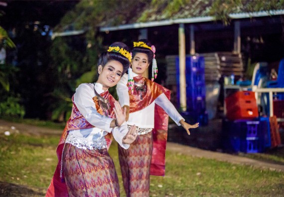 ภาพกิจกรรม โครงการอบรมเชิงปฏิบัติการค่ายอาสาบำเพ็ญประโยชน์ส่งเสริมสุขภาพ เสริมสร้างคุณธรรมจริยธรรมและบูรณาการเรียนรู้เพื่อทำนุบำรุงศิลปวัฒนธรรม ครั้งที่ 3