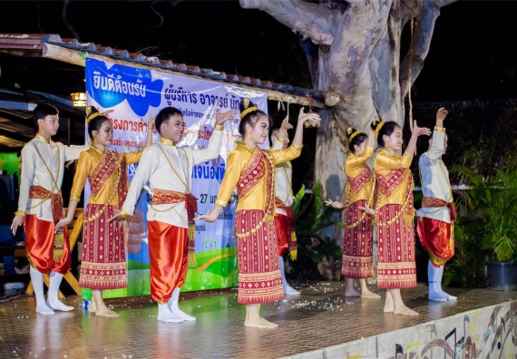 ภาพกิจกรรม โครงการอบรมเชิงปฏิบัติการค่ายอาสาบำเพ็ญประโยชน์ส่งเสริมสุขภาพ เสริมสร้างคุณธรรมจริยธรรมและบูรณาการเรียนรู้เพื่อทำนุบำรุงศิลปวัฒนธรรม ครั้งที่ 3