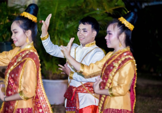 ภาพกิจกรรม โครงการอบรมเชิงปฏิบัติการค่ายอาสาบำเพ็ญประโยชน์ส่งเสริมสุขภาพ เสริมสร้างคุณธรรมจริยธรรมและบูรณาการเรียนรู้เพื่อทำนุบำรุงศิลปวัฒนธรรม ครั้งที่ 3