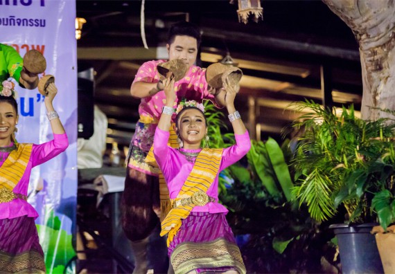 ภาพกิจกรรม โครงการอบรมเชิงปฏิบัติการค่ายอาสาบำเพ็ญประโยชน์ส่งเสริมสุขภาพ เสริมสร้างคุณธรรมจริยธรรมและบูรณาการเรียนรู้เพื่อทำนุบำรุงศิลปวัฒนธรรม ครั้งที่ 3