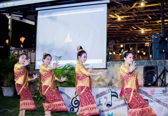 ภาพกิจกรรม โครงการอบรมเชิงปฏิบัติการค่ายอาสาบำเพ็ญประโยชน์ส่งเสริมสุขภาพ เสริมสร้างคุณธรรมจริยธรรมและบูรณาการเรียนรู้เพื่อทำนุบำรุงศิลปวัฒนธรรม ครั้งที่ 3