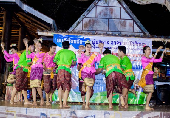 ภาพกิจกรรม โครงการอบรมเชิงปฏิบัติการค่ายอาสาบำเพ็ญประโยชน์ส่งเสริมสุขภาพ เสริมสร้างคุณธรรมจริยธรรมและบูรณาการเรียนรู้เพื่อทำนุบำรุงศิลปวัฒนธรรม ครั้งที่ 3