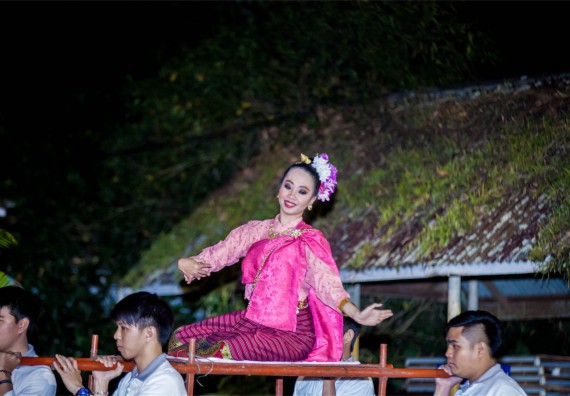 ภาพกิจกรรม โครงการอบรมเชิงปฏิบัติการค่ายอาสาบำเพ็ญประโยชน์ส่งเสริมสุขภาพ เสริมสร้างคุณธรรมจริยธรรมและบูรณาการเรียนรู้เพื่อทำนุบำรุงศิลปวัฒนธรรม ครั้งที่ 3