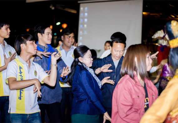 ภาพกิจกรรม โครงการอบรมเชิงปฏิบัติการค่ายอาสาบำเพ็ญประโยชน์ส่งเสริมสุขภาพ เสริมสร้างคุณธรรมจริยธรรมและบูรณาการเรียนรู้เพื่อทำนุบำรุงศิลปวัฒนธรรม ครั้งที่ 3