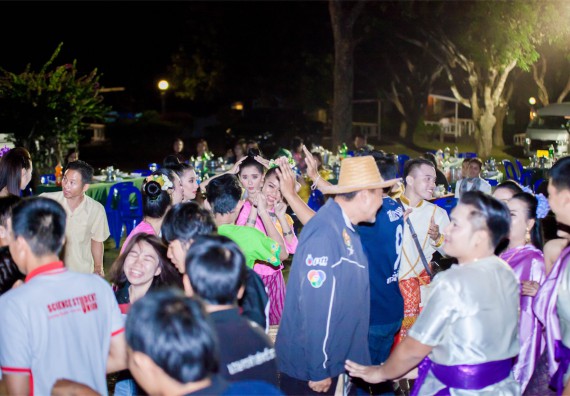 ภาพกิจกรรม โครงการอบรมเชิงปฏิบัติการค่ายอาสาบำเพ็ญประโยชน์ส่งเสริมสุขภาพ เสริมสร้างคุณธรรมจริยธรรมและบูรณาการเรียนรู้เพื่อทำนุบำรุงศิลปวัฒนธรรม ครั้งที่ 3