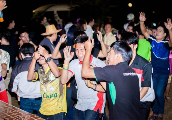 ภาพกิจกรรม โครงการอบรมเชิงปฏิบัติการค่ายอาสาบำเพ็ญประโยชน์ส่งเสริมสุขภาพ เสริมสร้างคุณธรรมจริยธรรมและบูรณาการเรียนรู้เพื่อทำนุบำรุงศิลปวัฒนธรรม ครั้งที่ 3