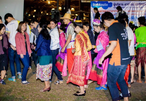 ภาพกิจกรรม โครงการอบรมเชิงปฏิบัติการค่ายอาสาบำเพ็ญประโยชน์ส่งเสริมสุขภาพ เสริมสร้างคุณธรรมจริยธรรมและบูรณาการเรียนรู้เพื่อทำนุบำรุงศิลปวัฒนธรรม ครั้งที่ 3